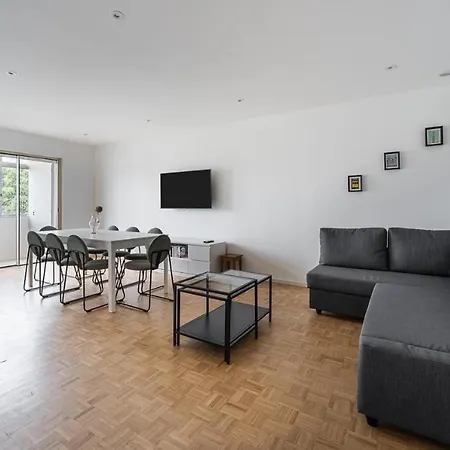 Family Flat Near Porto Apartament