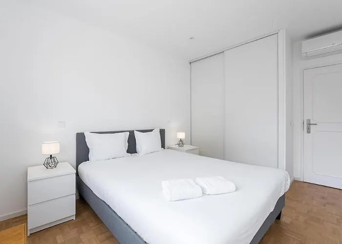 Apartment Family Flat Near Porto Rio Tinto